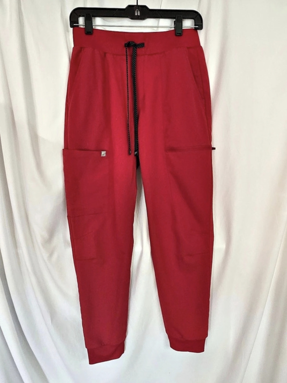 Fabletics Red Pull On with Pockets Scrubs Jogger Style Size S Short